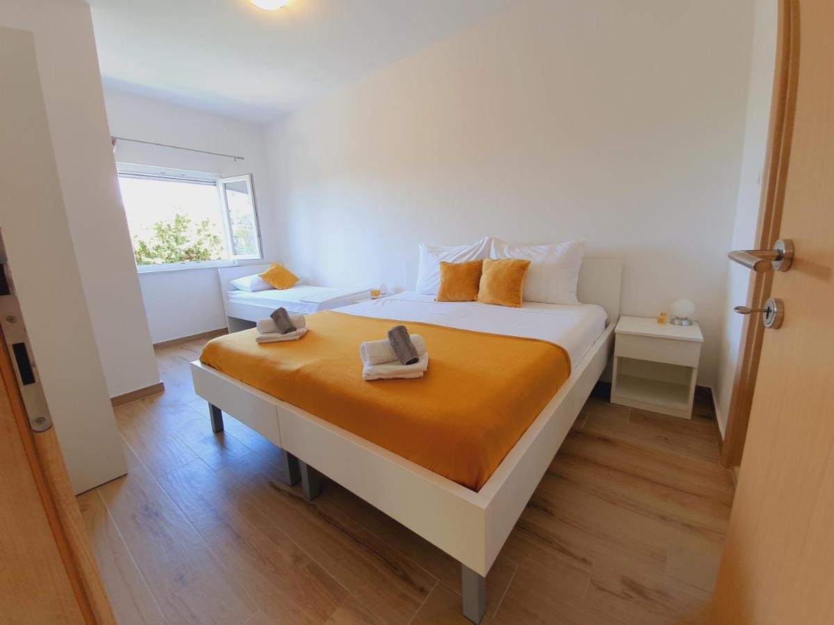 Apartmani Starigrad Paklenica - Danijel Extérieur photo