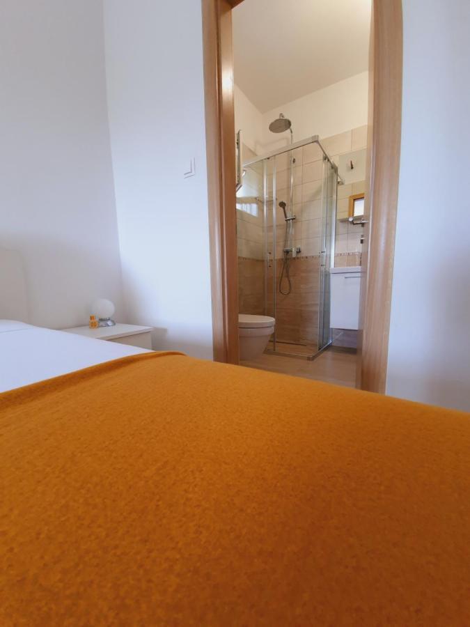 Apartmani Starigrad Paklenica - Danijel Extérieur photo