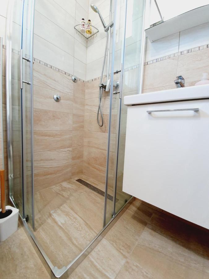 Apartmani Starigrad Paklenica - Danijel Extérieur photo