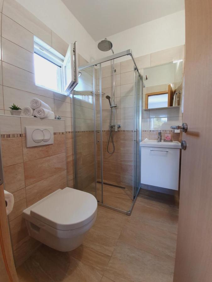 Apartmani Starigrad Paklenica - Danijel Extérieur photo