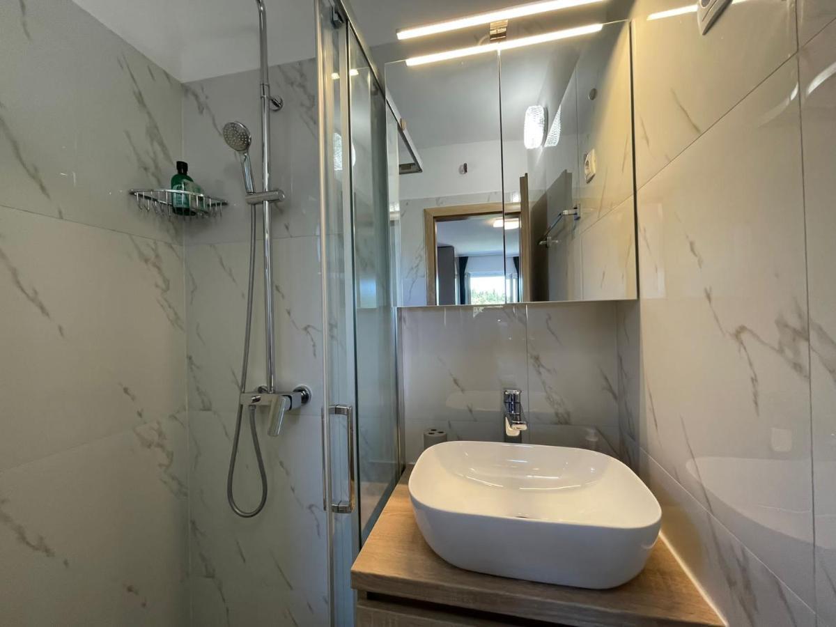 Apartmani Starigrad Paklenica - Danijel Extérieur photo