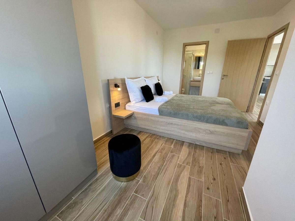 Apartmani Starigrad Paklenica - Danijel Extérieur photo