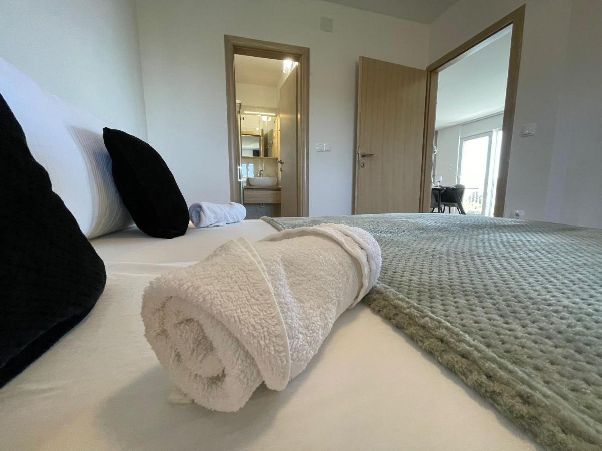 Apartmani Starigrad Paklenica - Danijel Extérieur photo