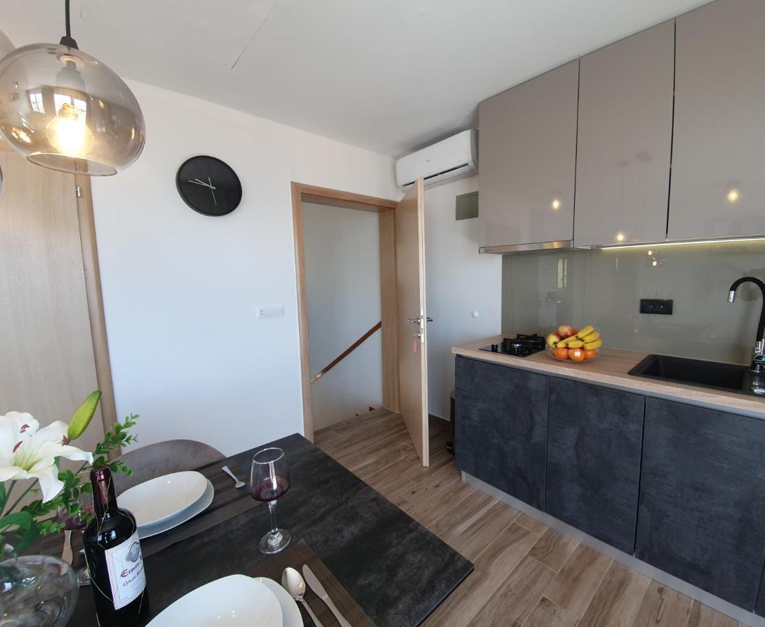 Apartmani Starigrad Paklenica - Danijel Extérieur photo