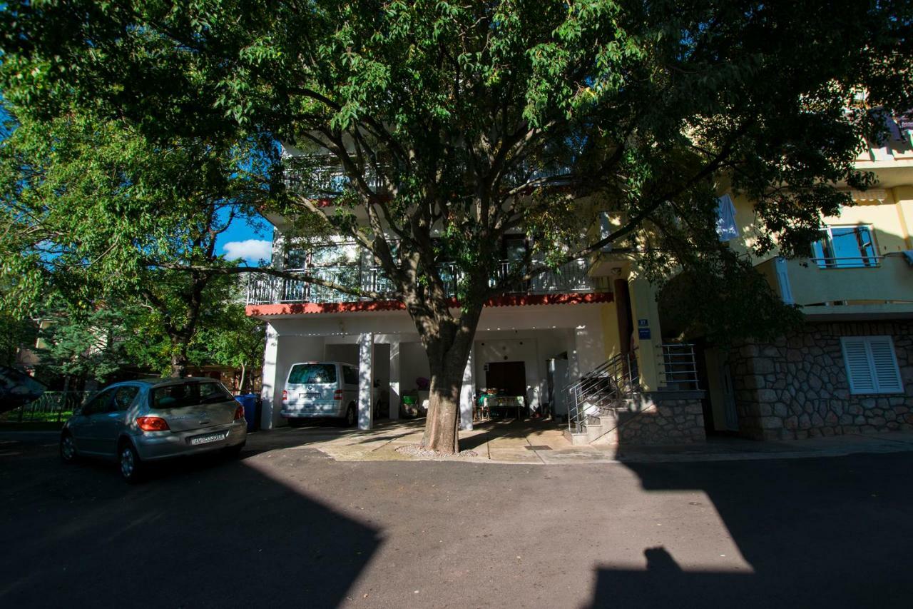 Apartmani Starigrad Paklenica - Danijel Extérieur photo