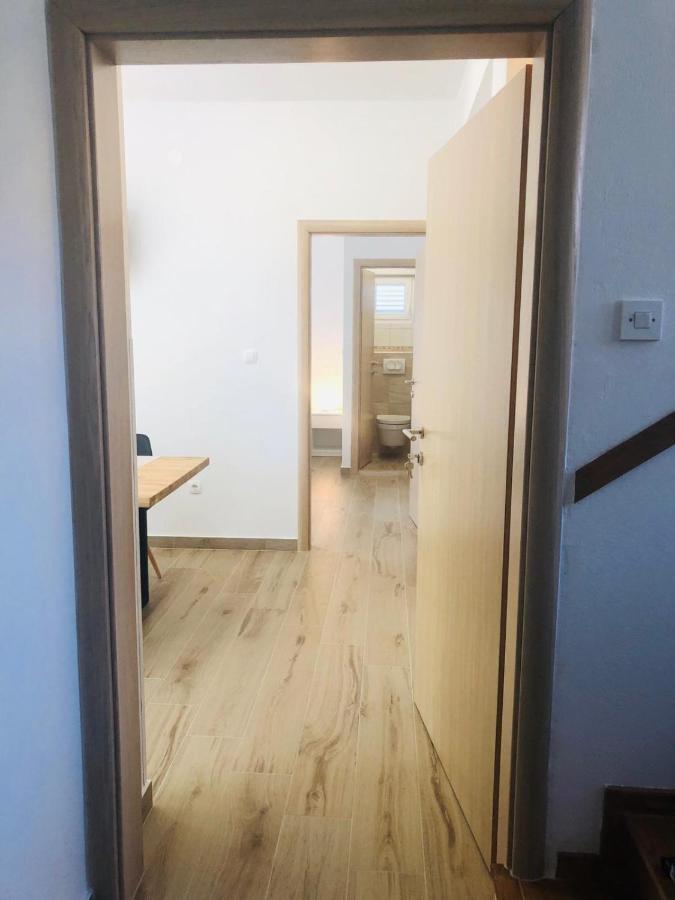 Apartmani Starigrad Paklenica - Danijel Extérieur photo